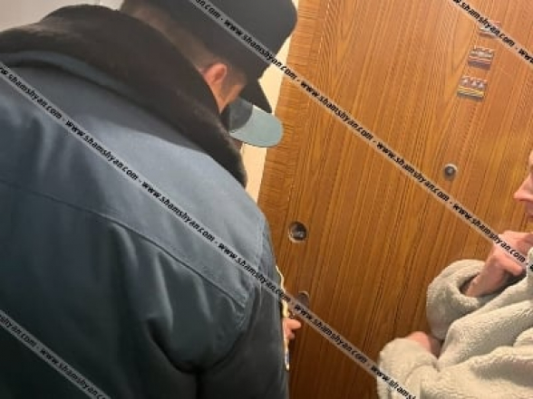 Երևանում դուռը փակվել է 2-ամյա երեխայի վրա, փրկարարը ճոպանով 9-րդ հարկից իջել է ու մտել բնակարան